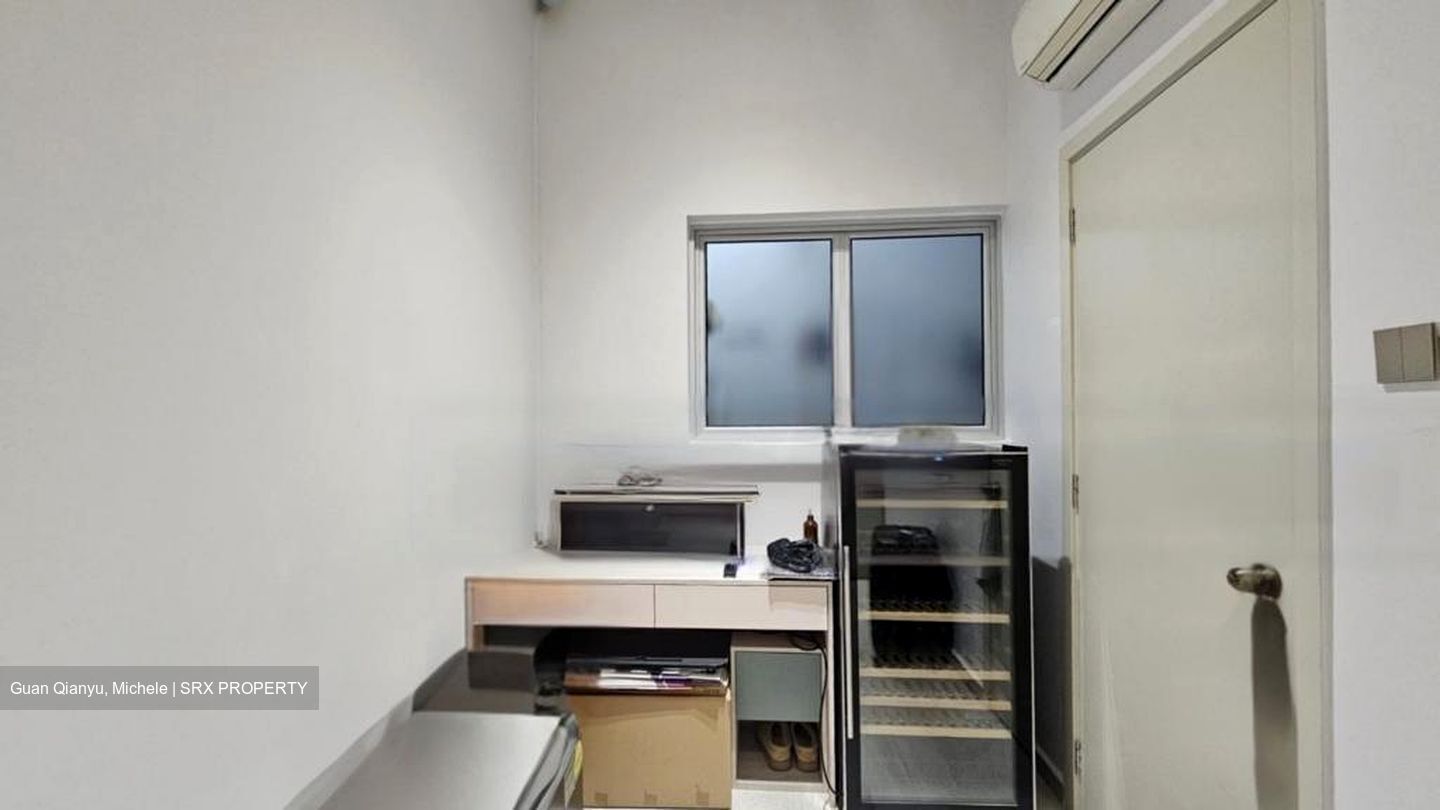 Sembawang Springs Estate (D27), Terrace #460569061